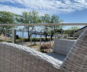 Ferienhaus Am Hafen 12 Altwarp mit Sauna, Kamin und Wasserblick